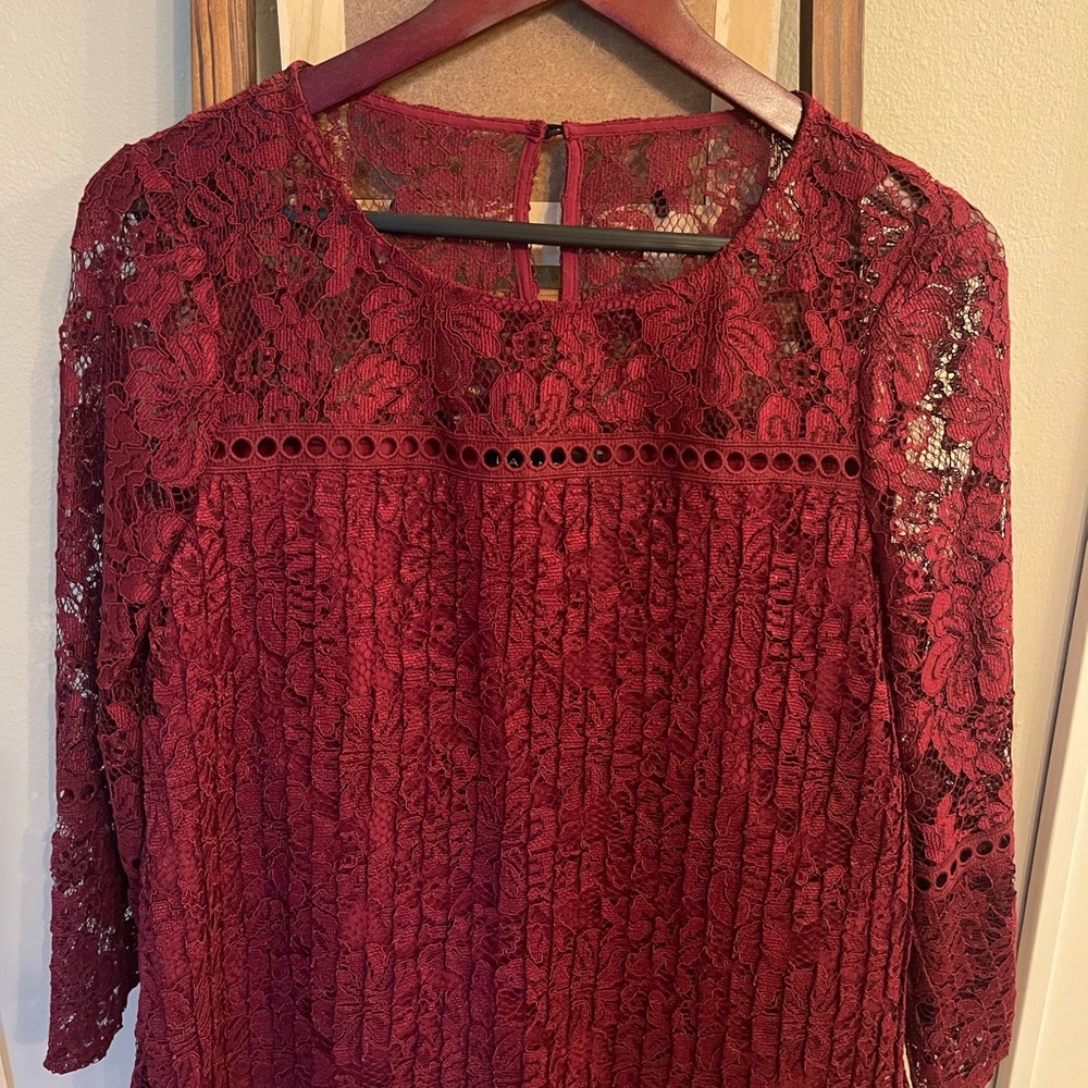 Laundry by Shelli Segal (cranberry lace top)